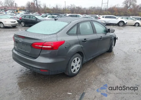 2017 Ford Focus S из США, поврежденный, VIN 1FADP3E2XHL256073